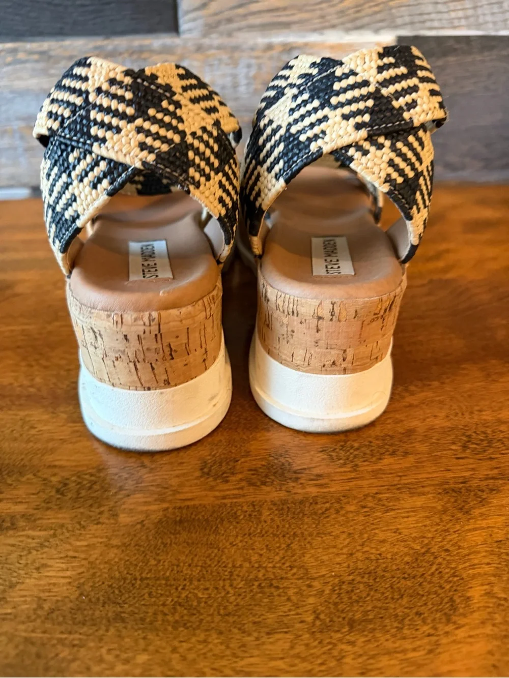 Steve Madden Black and Natural Woven Espadrille Platform Sandals size 6
